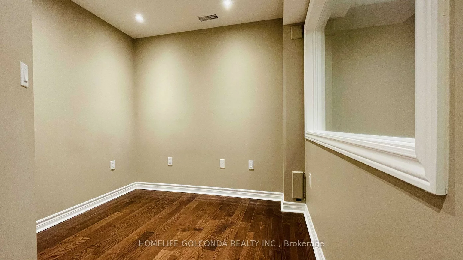 110A, Bond, Oak Ridges, Richmond Hill