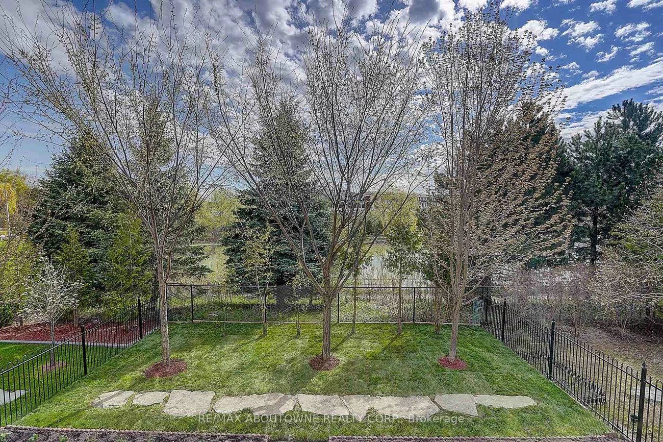 16, Gracedale, Westbrook, Richmond Hill