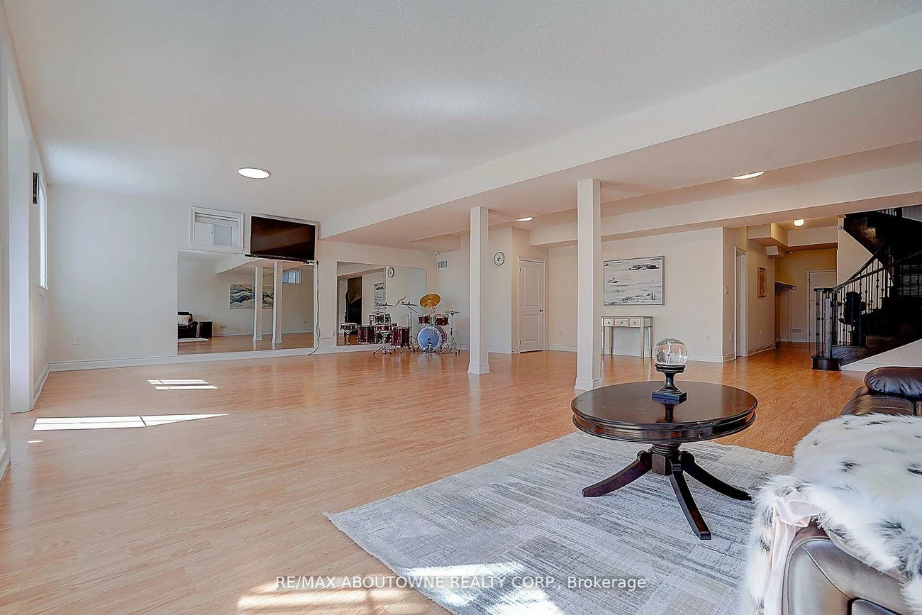 16, Gracedale, Westbrook, Richmond Hill