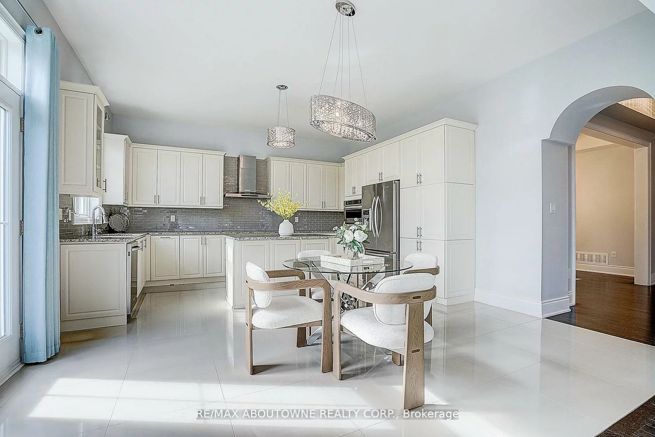 16, Gracedale, Westbrook, Richmond Hill