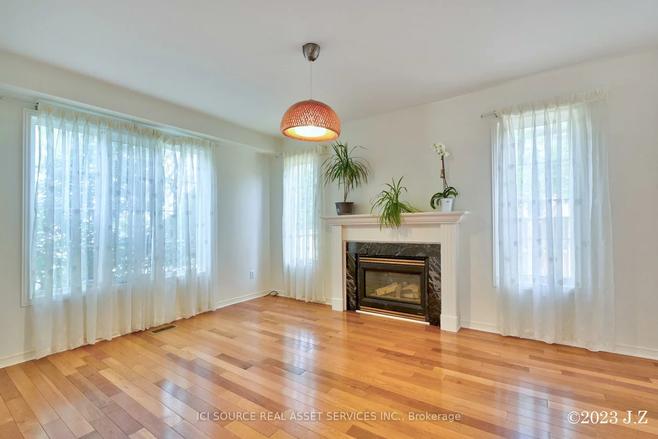 2, Waterton, Langstaff, Richmond Hill