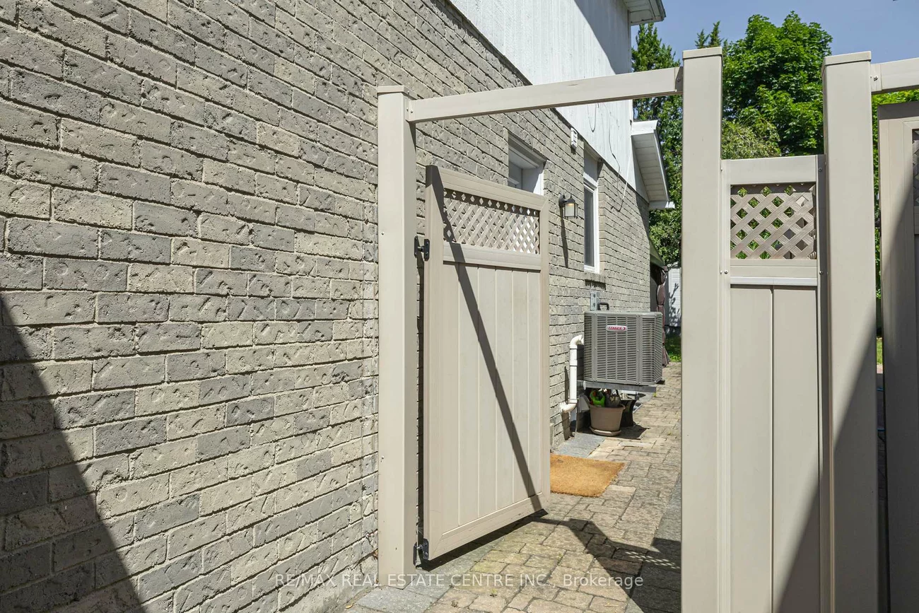 54, Gray, North Richvale, Richmond Hill