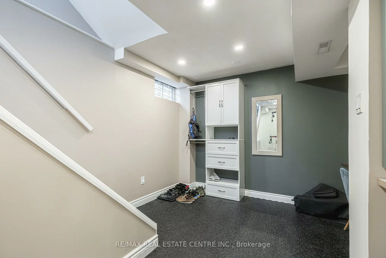 54, Gray, North Richvale, Richmond Hill
