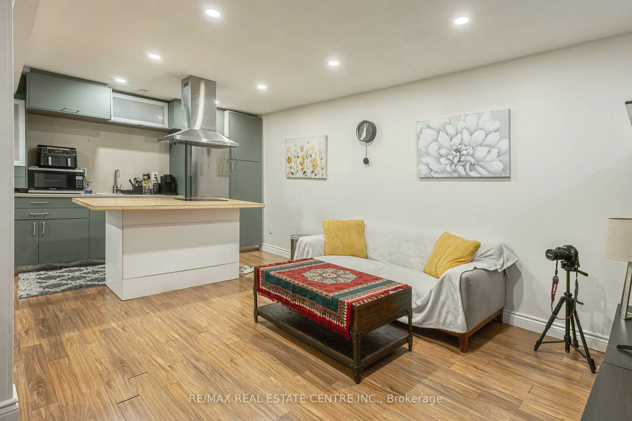 54, Gray, North Richvale, Richmond Hill
