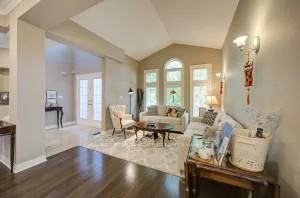 11, Farnham, Bayview Hill, Richmond Hill