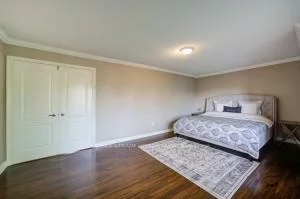 11, Farnham, Bayview Hill, Richmond Hill