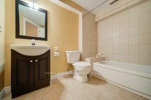 11, Farnham, Bayview Hill, Richmond Hill