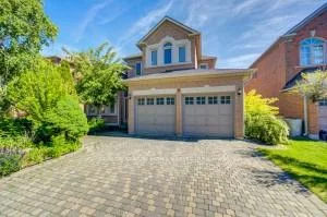 11, Farnham, Bayview Hill, Richmond Hill