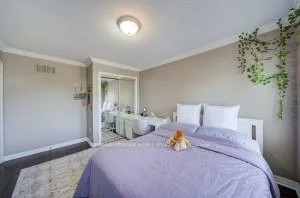 11, Farnham, Bayview Hill, Richmond Hill