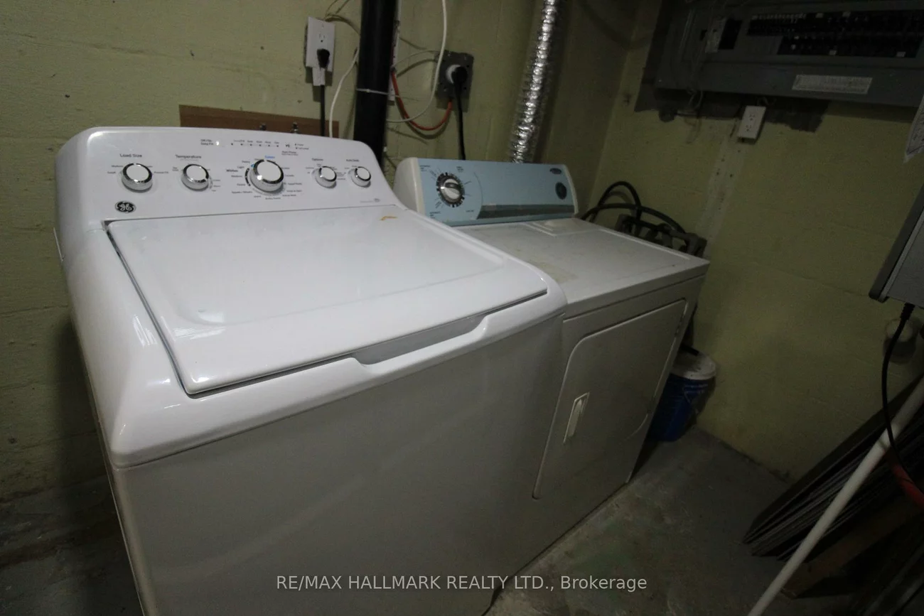 9884, Bayview, Harding, Richmond Hill