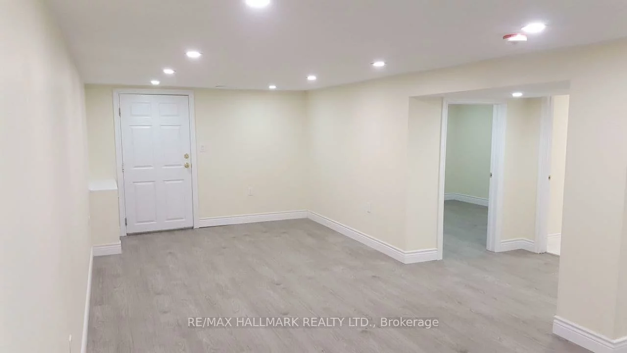 9884, Bayview, Harding, Richmond Hill