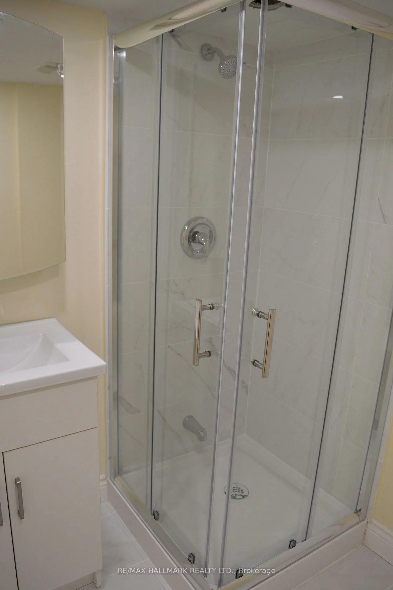 9884, Bayview, Harding, Richmond Hill