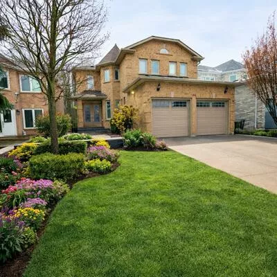 100, Larratt, Westbrook, Richmond Hill