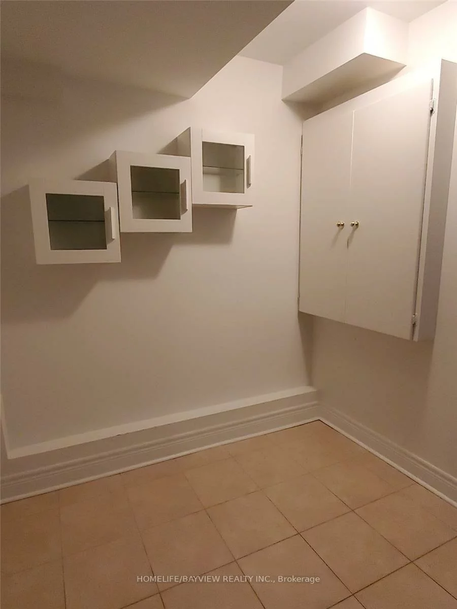 215, 16th, Langstaff, Richmond Hill