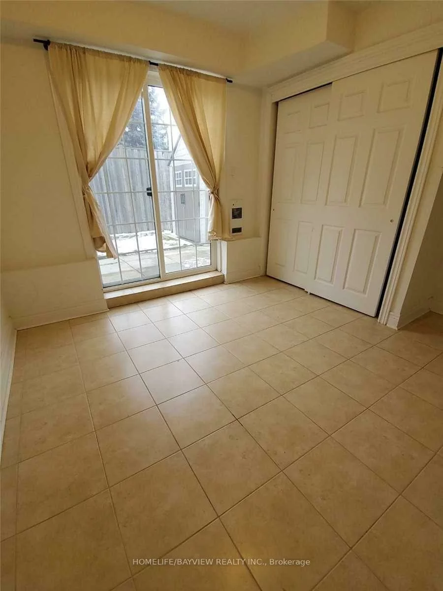 215, 16th, Langstaff, Richmond Hill