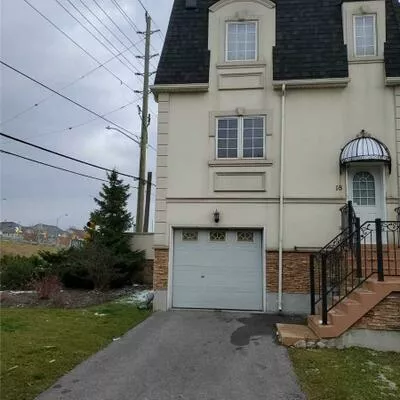 215, 16th, Langstaff, Richmond Hill