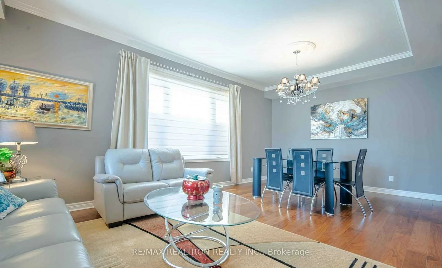 18, Ravine Edge, Jefferson, Richmond Hill