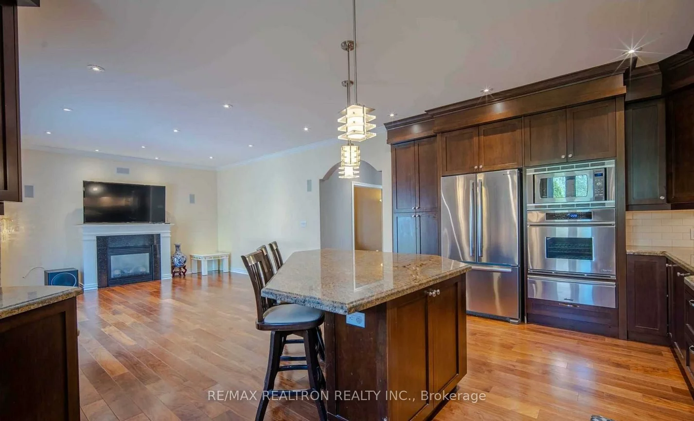 18, Ravine Edge, Jefferson, Richmond Hill