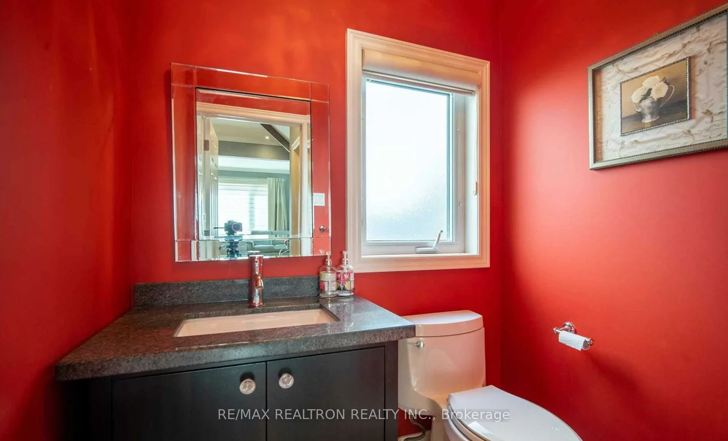 18, Ravine Edge, Jefferson, Richmond Hill