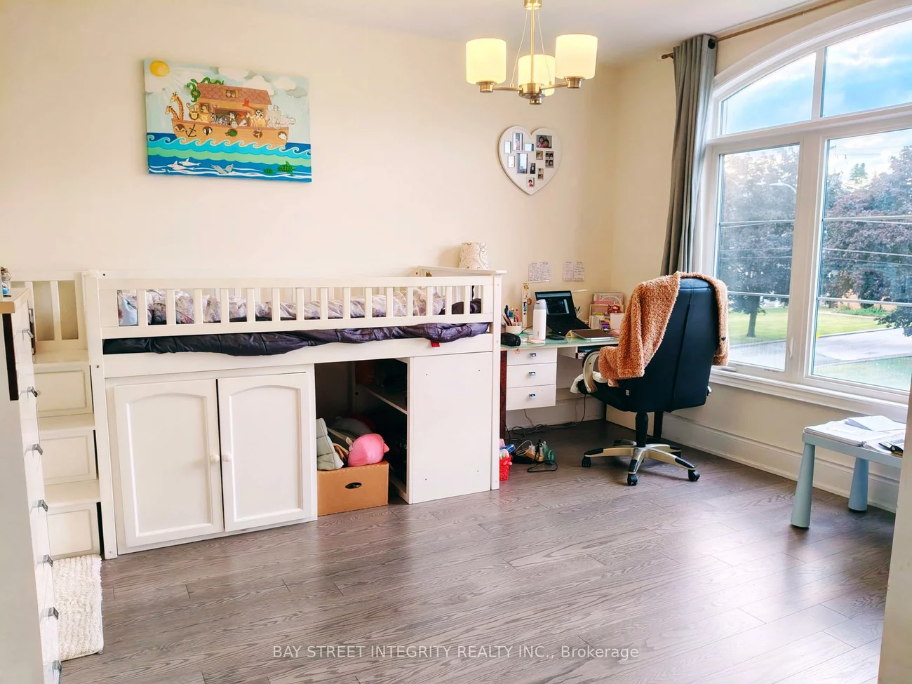 211, Hillsview, Observatory, Richmond Hill