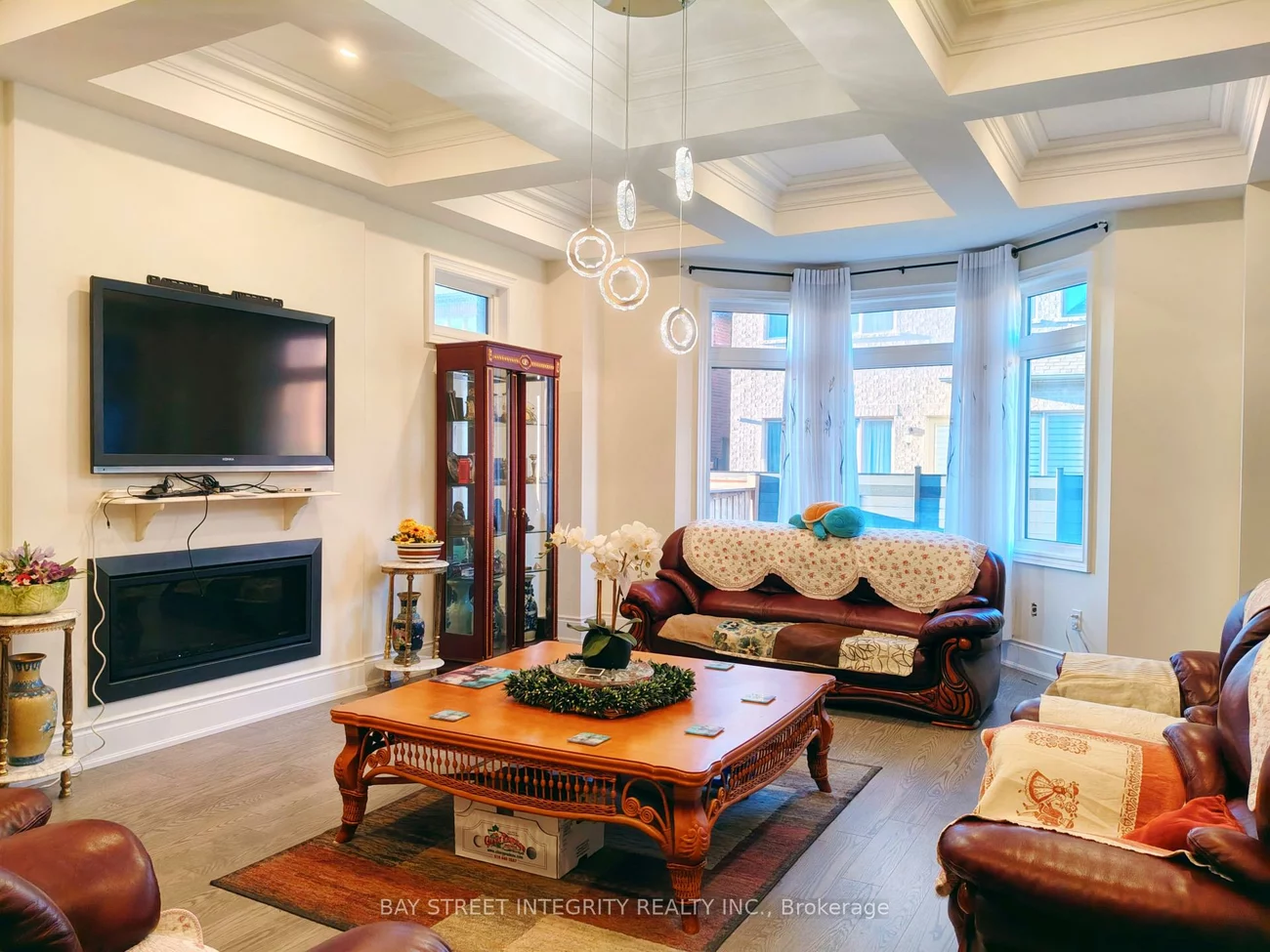 211, Hillsview, Observatory, Richmond Hill