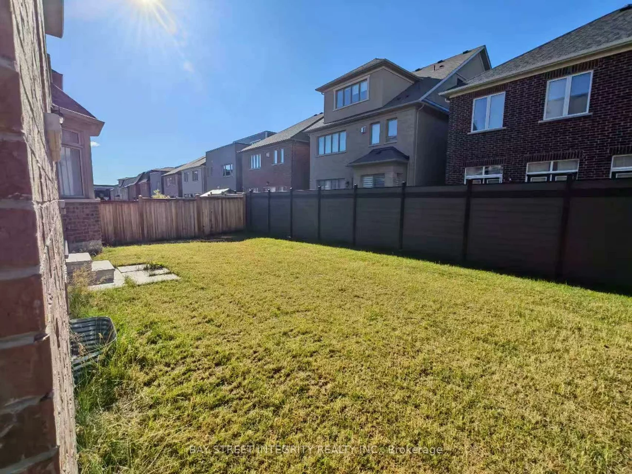 211, Hillsview, Observatory, Richmond Hill