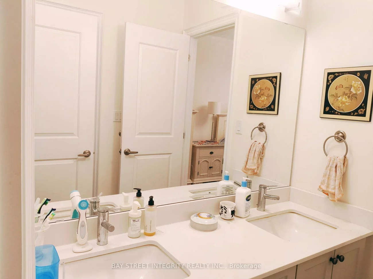 211, Hillsview, Observatory, Richmond Hill