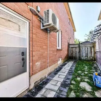 129, Bernard, Devonsleigh, Richmond Hill