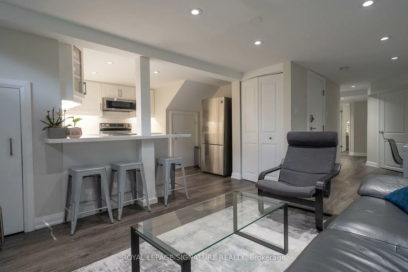 305, Blue Grass, Crosby, Richmond Hill
