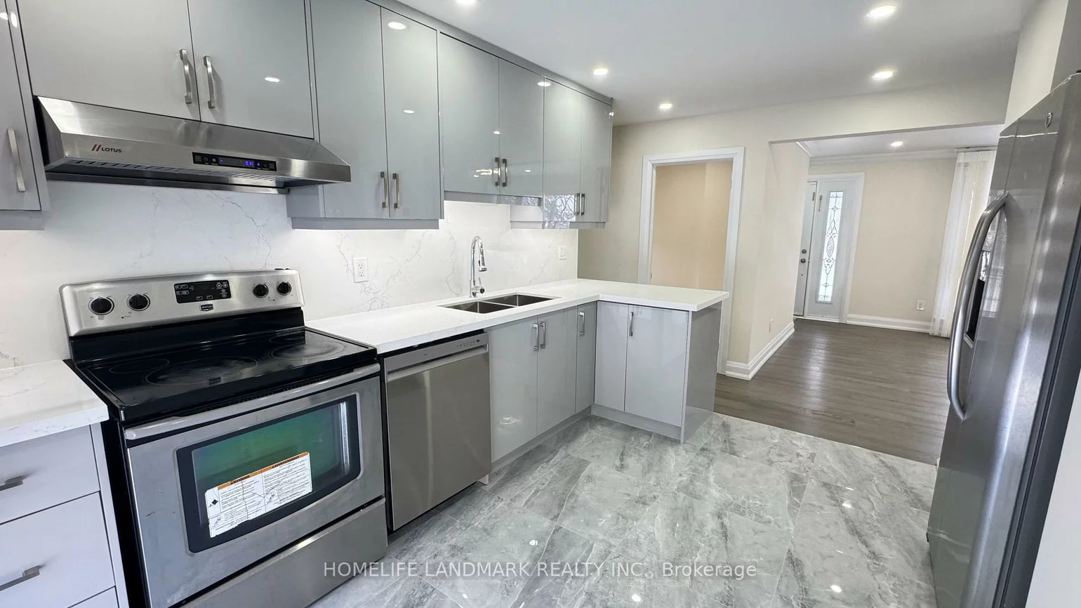 95, Sussex, Crosby, Richmond Hill
