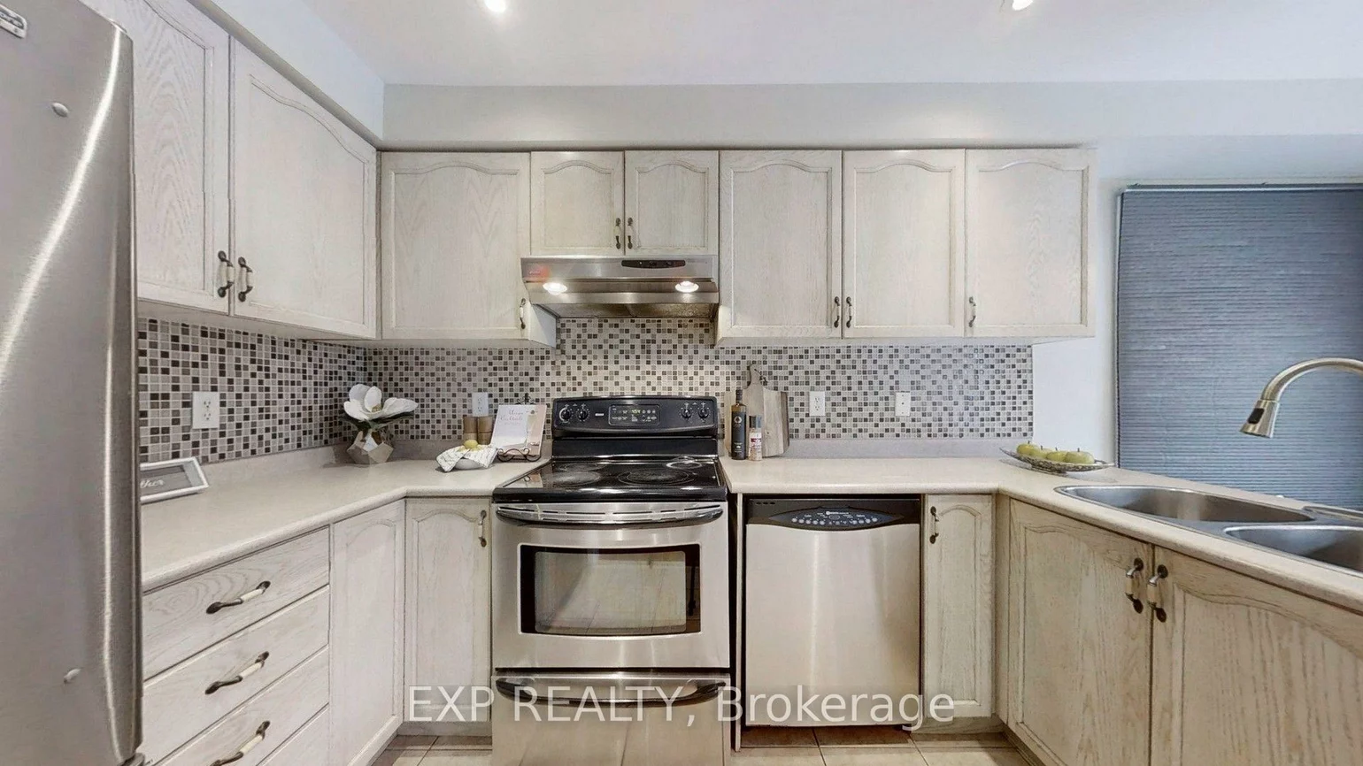 8, Hacienda, Oak Ridges Lake Wilcox, Richmond Hill