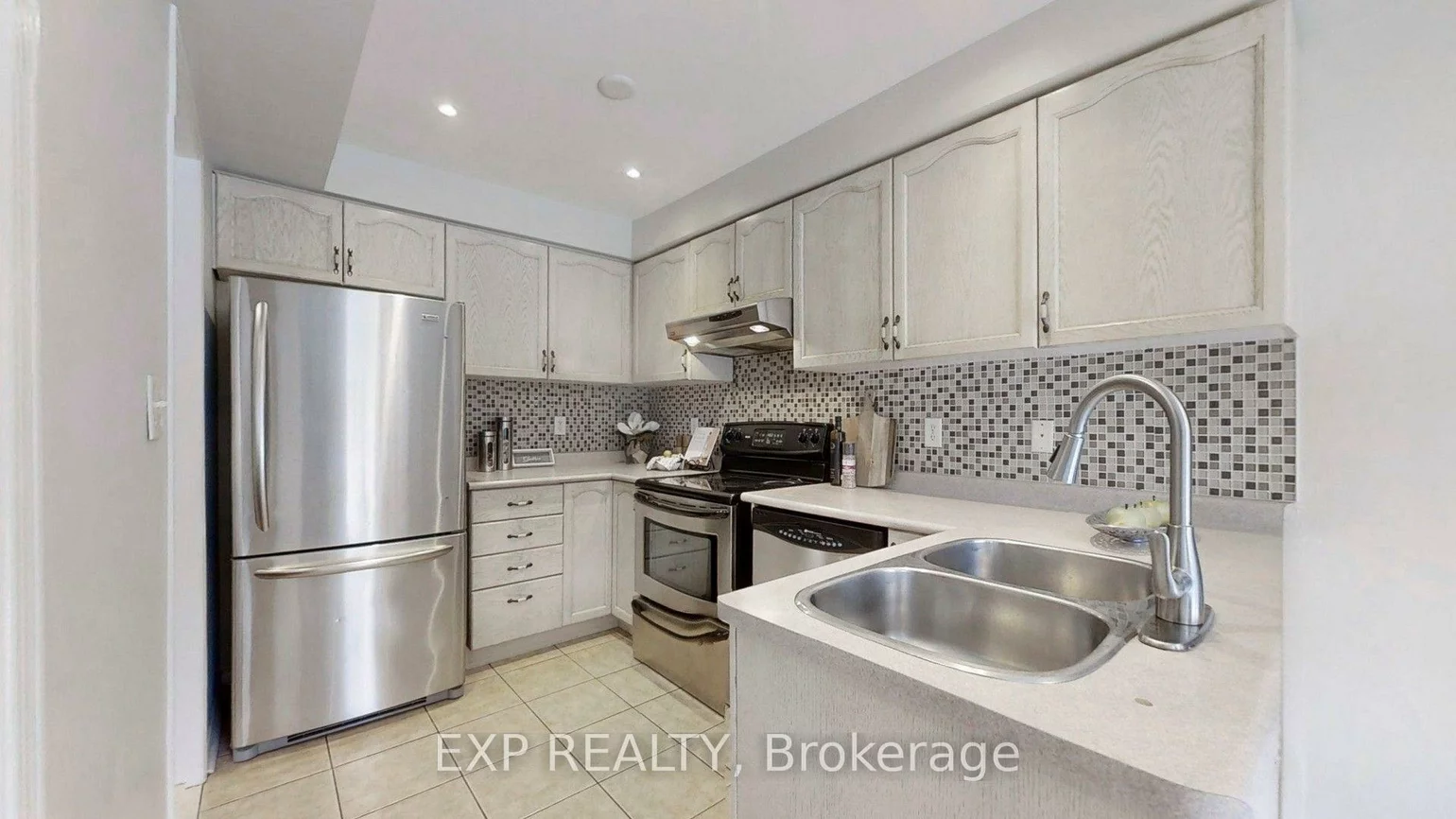 8, Hacienda, Oak Ridges Lake Wilcox, Richmond Hill