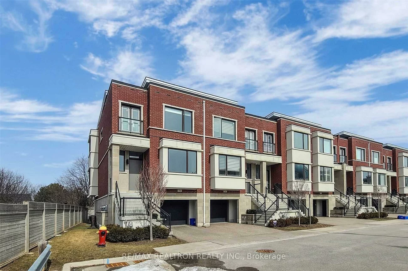 76, Genuine, Doncrest, Richmond Hill