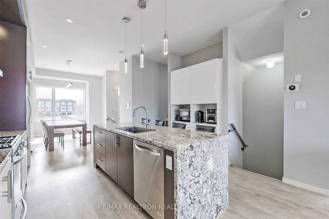 76, Genuine, Doncrest, Richmond Hill