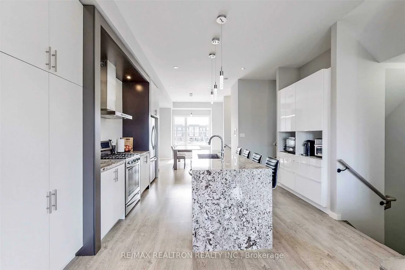 76, Genuine, Doncrest, Richmond Hill