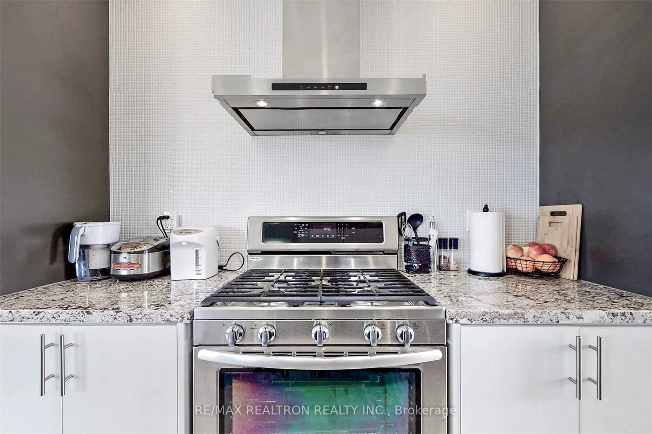 76, Genuine, Doncrest, Richmond Hill