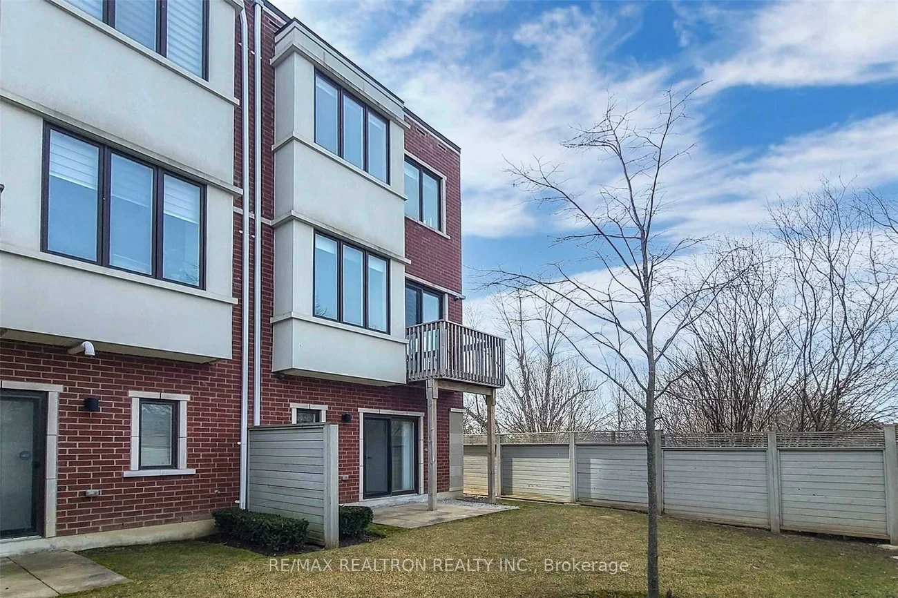76, Genuine, Doncrest, Richmond Hill