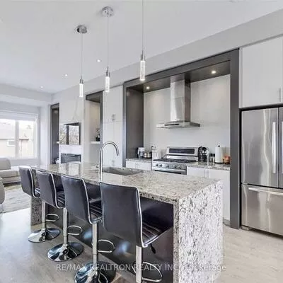76, Genuine, Doncrest, Richmond Hill