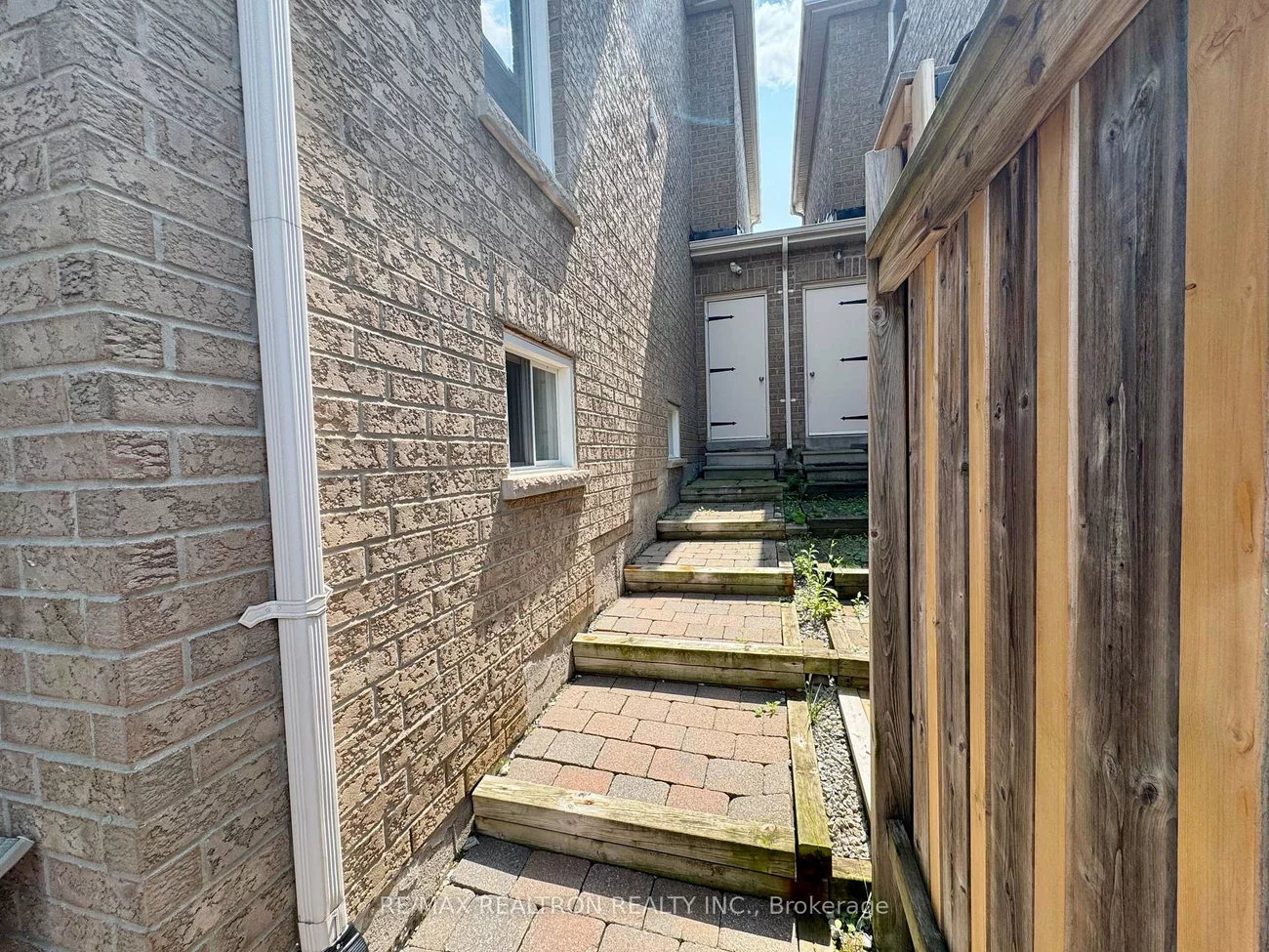 11, Hubner, Oak Ridges, Richmond Hill