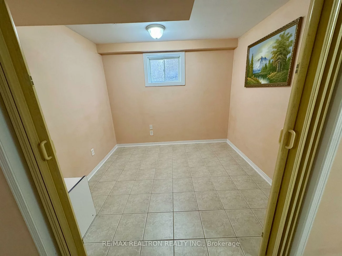 11, Hubner, Oak Ridges, Richmond Hill