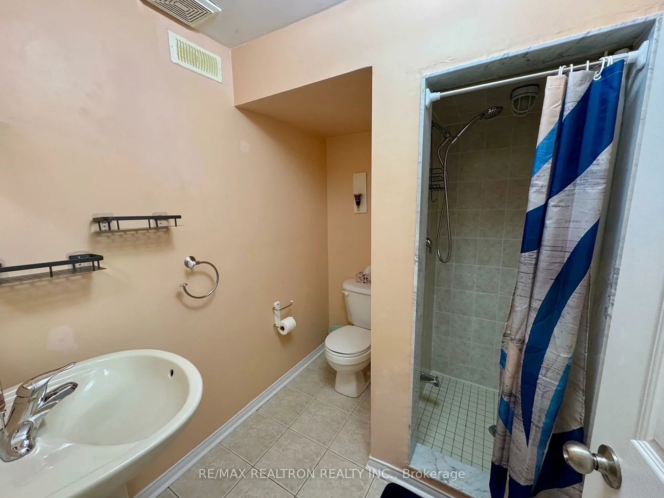 11, Hubner, Oak Ridges, Richmond Hill