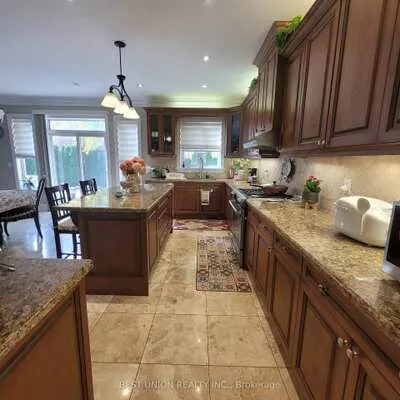 110, Bond, Oak Ridges, Richmond Hill