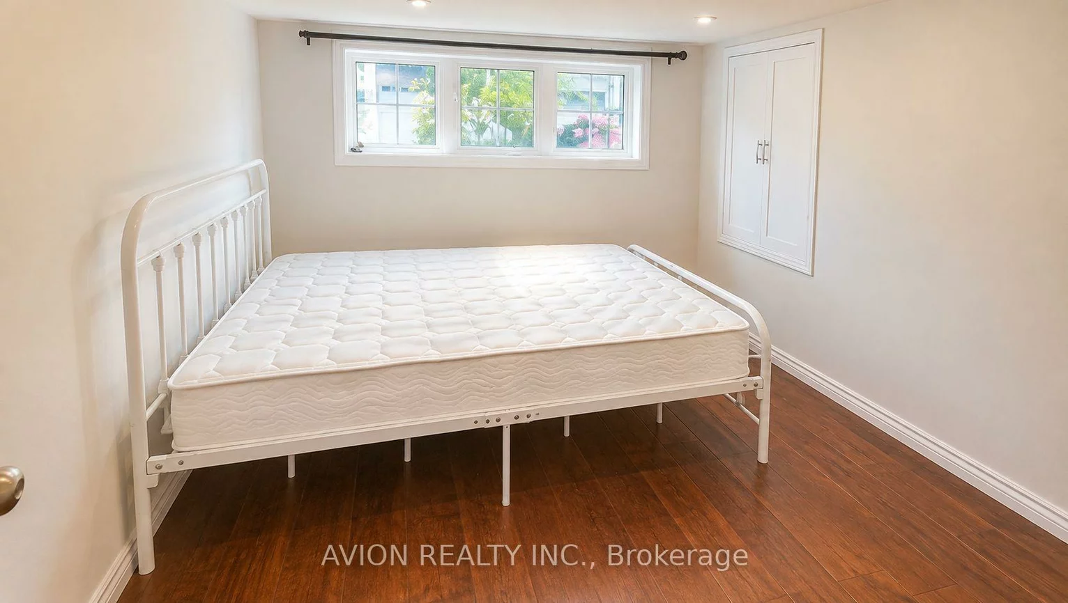 26, Wendelyn, Jefferson, Richmond Hill