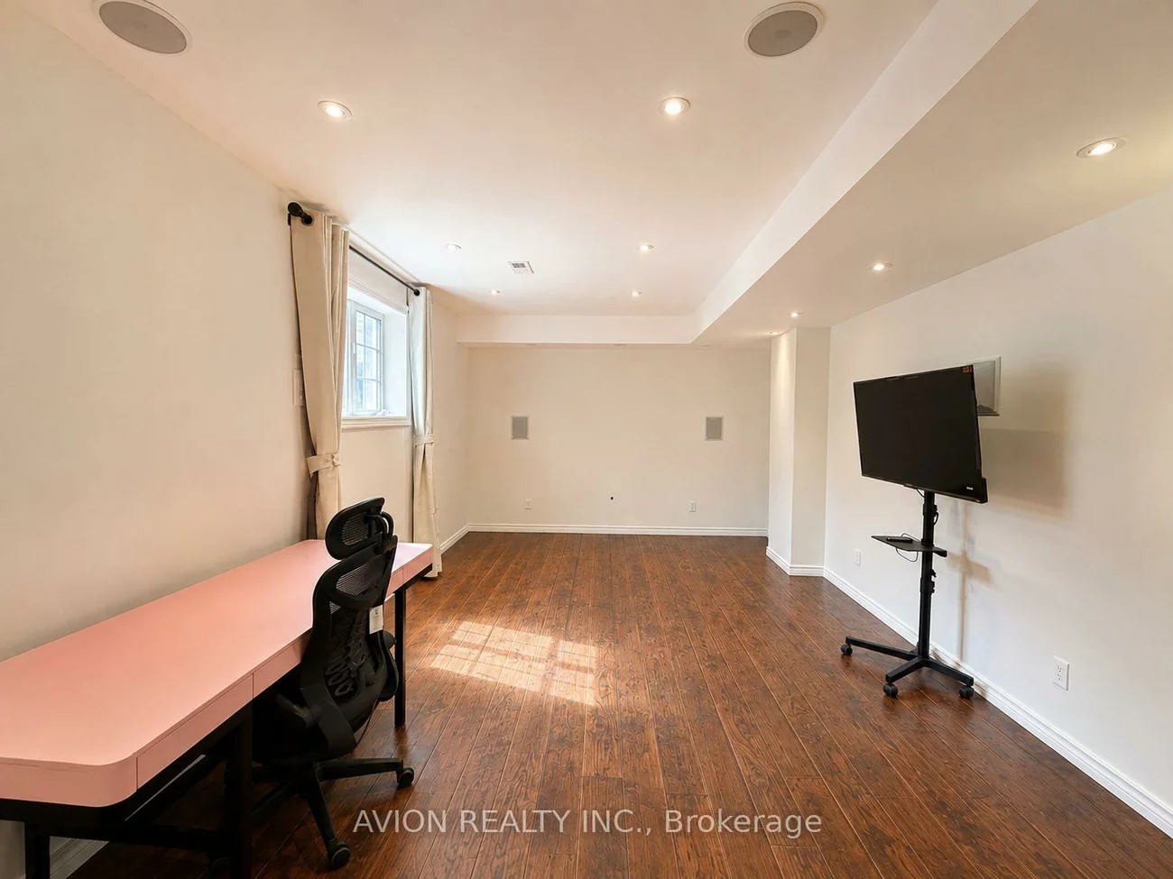 26, Wendelyn, Jefferson, Richmond Hill