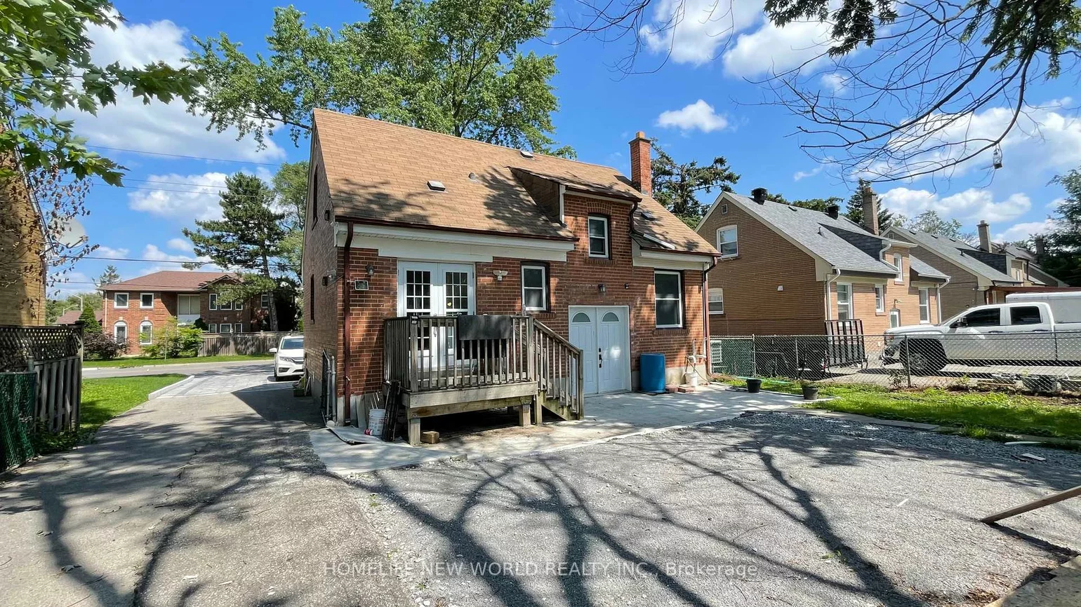 100, Pugsley, Crosby, Richmond Hill
