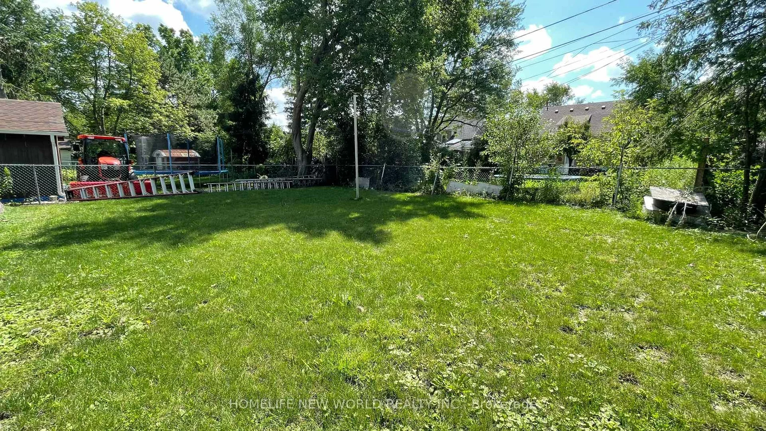 100, Pugsley, Crosby, Richmond Hill