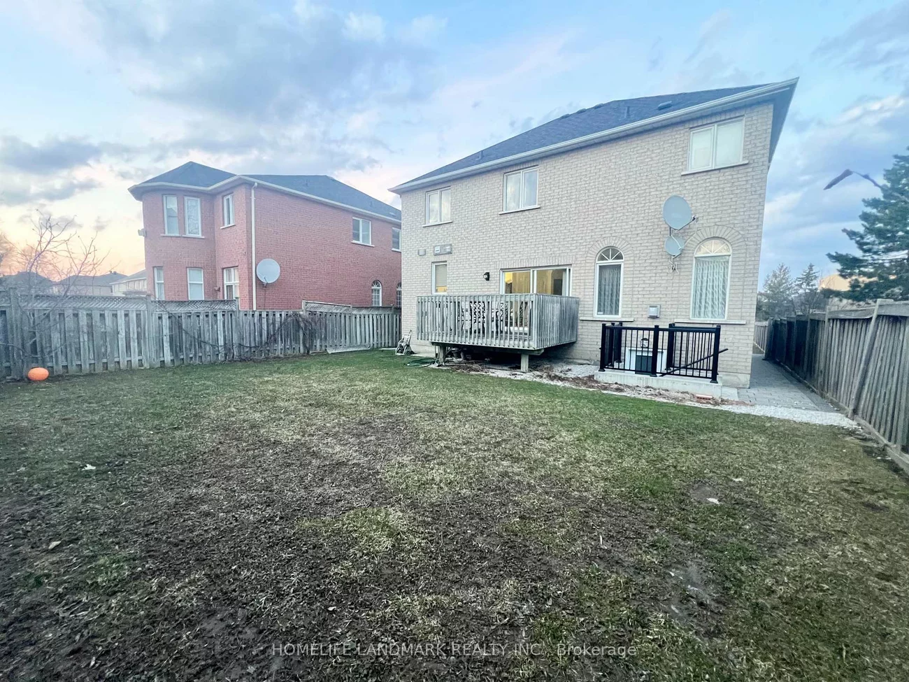 18, Fountain, Rouge Woods, Richmond Hill