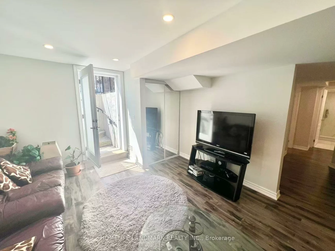 18, Fountain, Rouge Woods, Richmond Hill