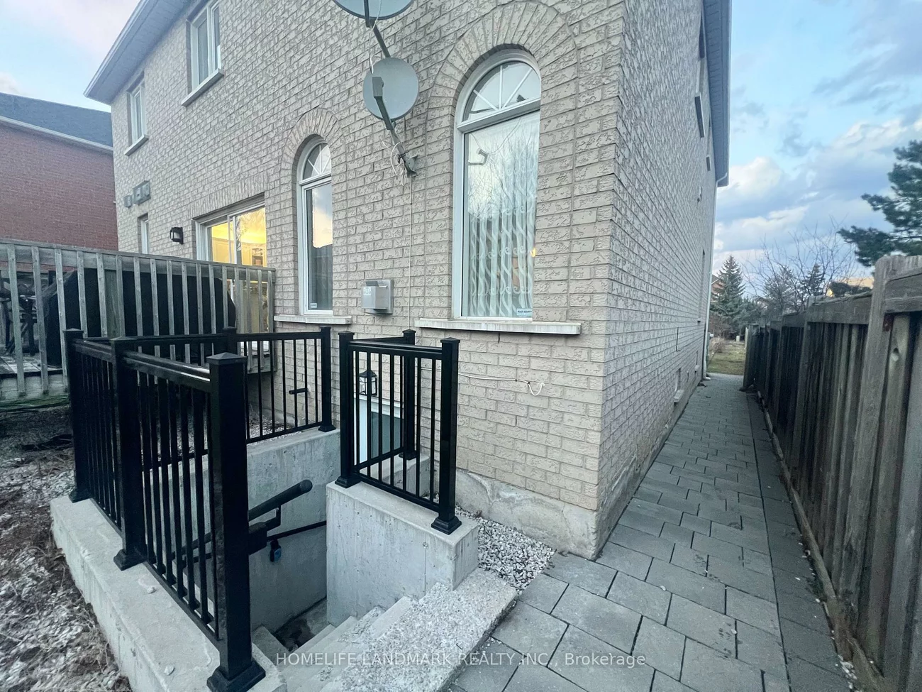 18, Fountain, Rouge Woods, Richmond Hill