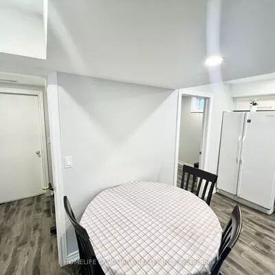 18, Fountain, Rouge Woods, Richmond Hill